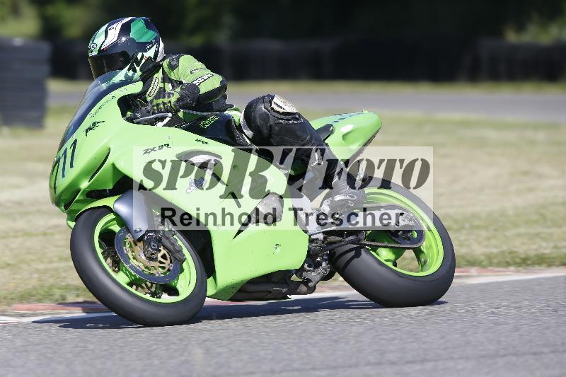 /Archiv-2025/17 17.05.2025 PROMAX ADR/Gruppe gruen/711